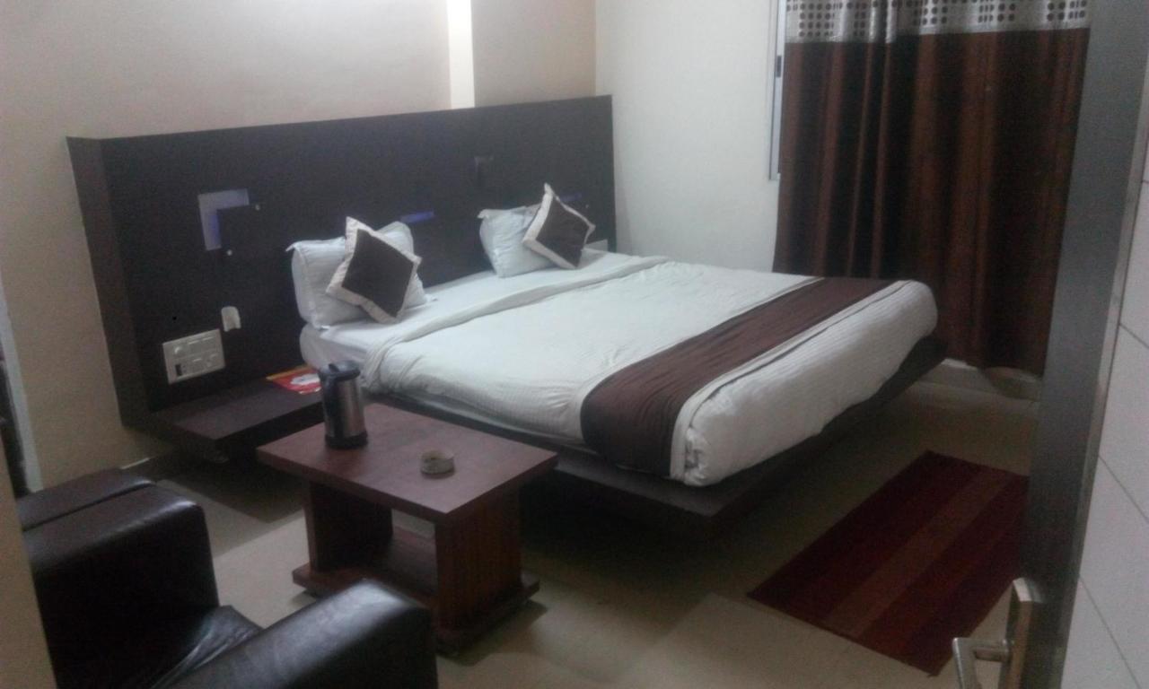رانشي Hotel Priya Palace المظهر الخارجي الصورة