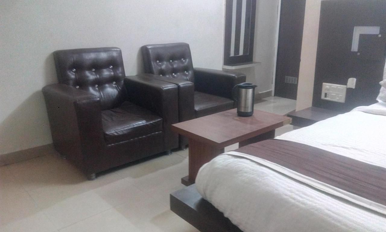رانشي Hotel Priya Palace المظهر الخارجي الصورة